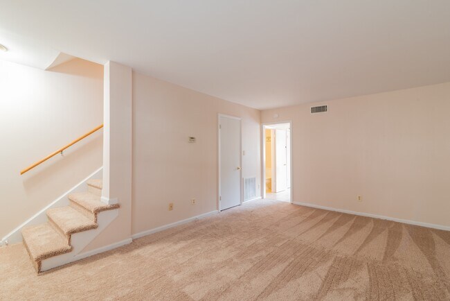 Building Photo - 4631 Old Lantern Way