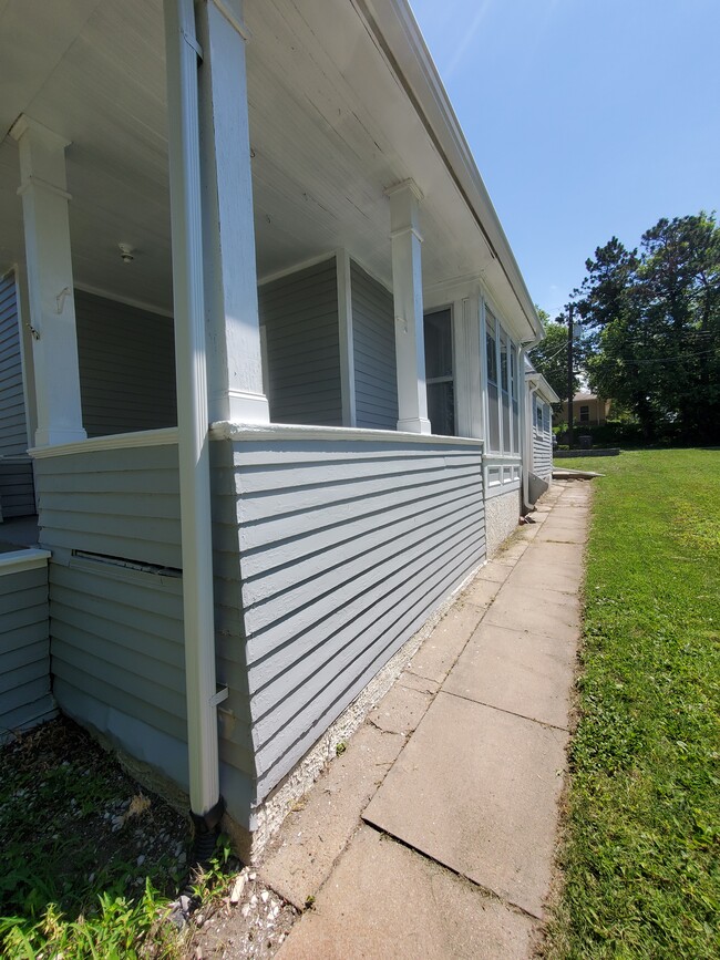 Foto del edificio - 1020 N Iowa Ave