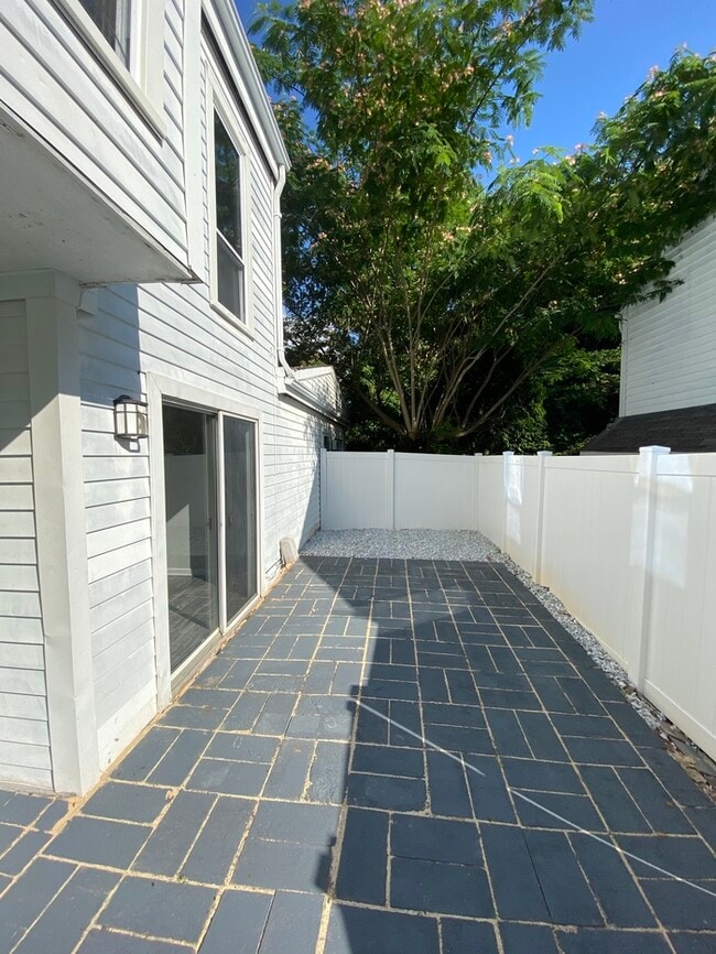 3 Bedroom / 1.5 Bath Apartment Townhouse for Rent in Charlotte, NC