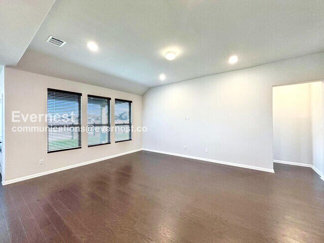 Foto del edificio - 102 Santo Spirit Road