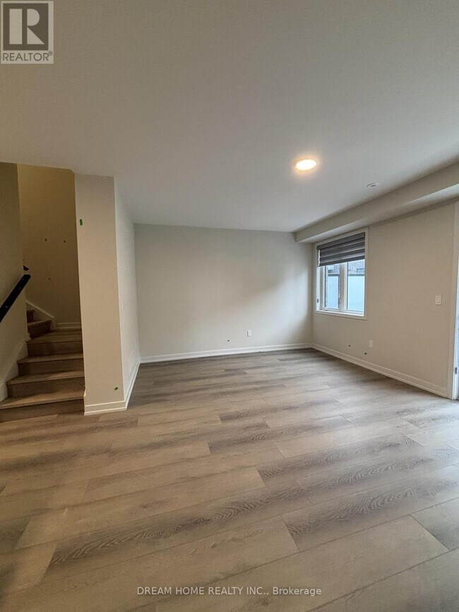 Building Photo - 25 Mermot Ln