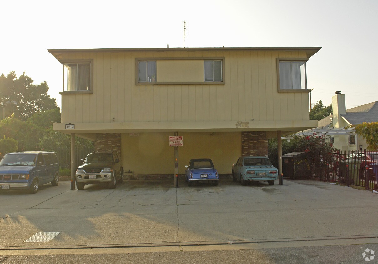 Foto del edificio - 1239 Lodi Pl