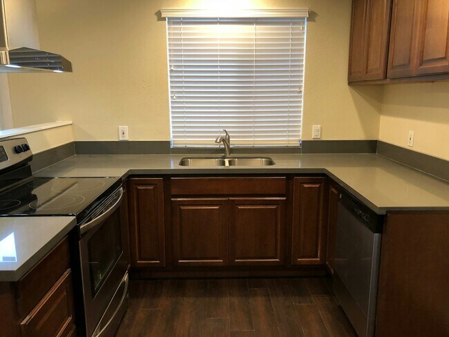 Foto del edificio - 8376 Lichen Dr