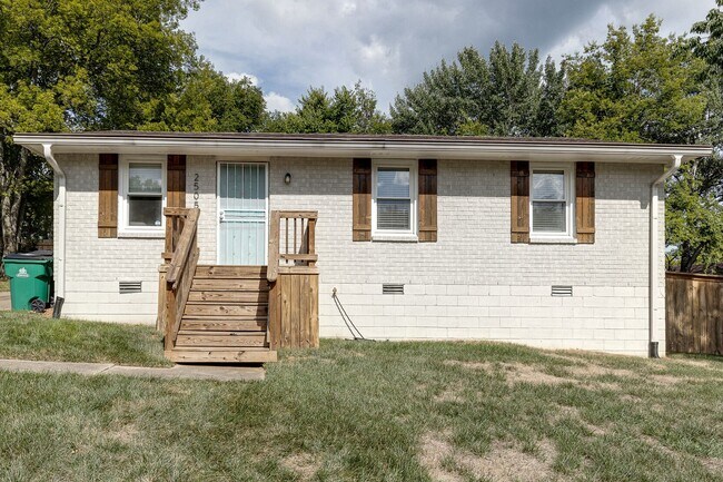 Photo - 2505 Oakwood Ave House