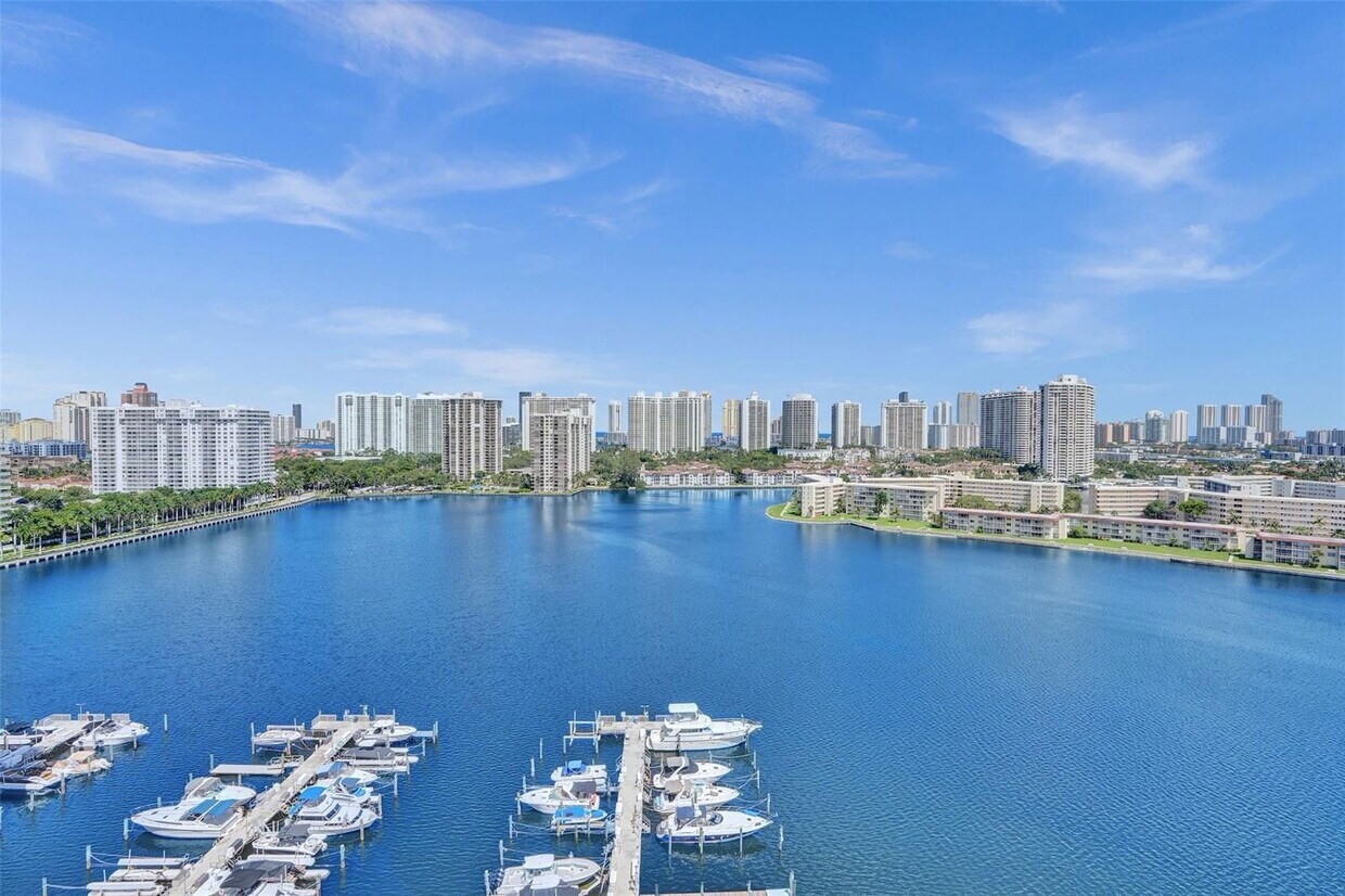 Primary Photo - 18041 Biscayne Blvd