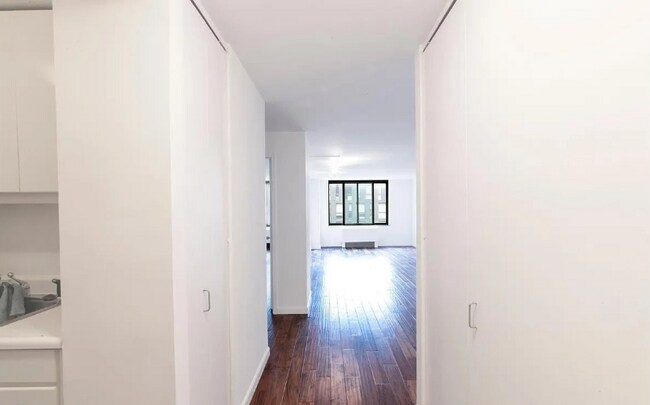 Foto del edificio - 275 Greenwich St