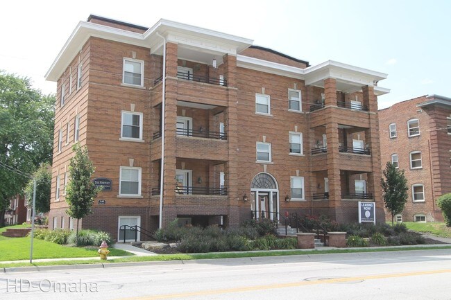 Building Photo - 1148 Park Ave