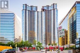 Building Photo - 2907-4968-4968 Yonge St