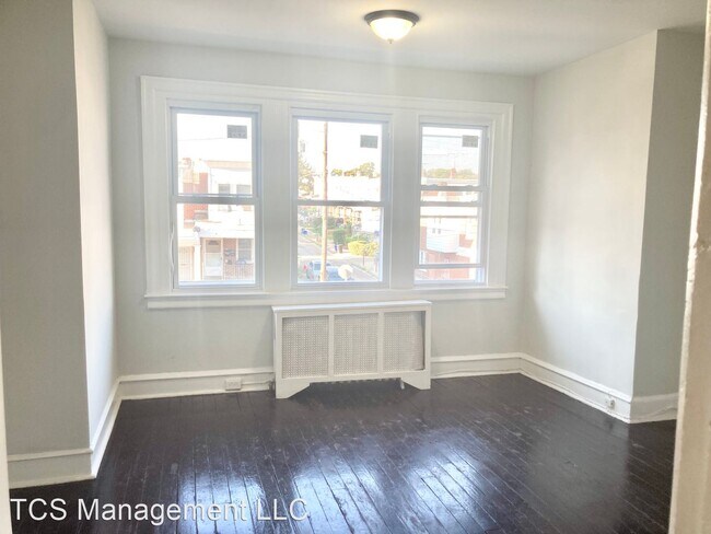 Foto del edificio - 3 br, 1 bath House - 230 West Champlost St...