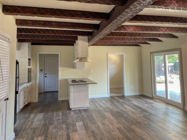 Building Photo - 252 Brittain Ln