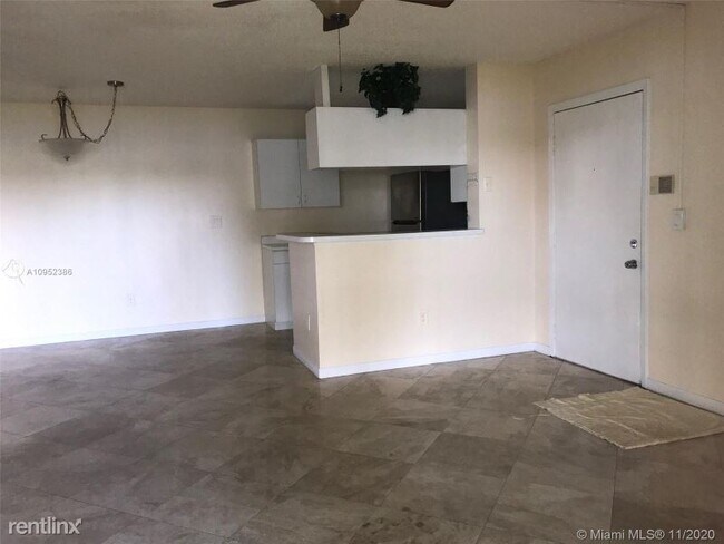 Foto del edificio - 9719 Hammocks Blvd