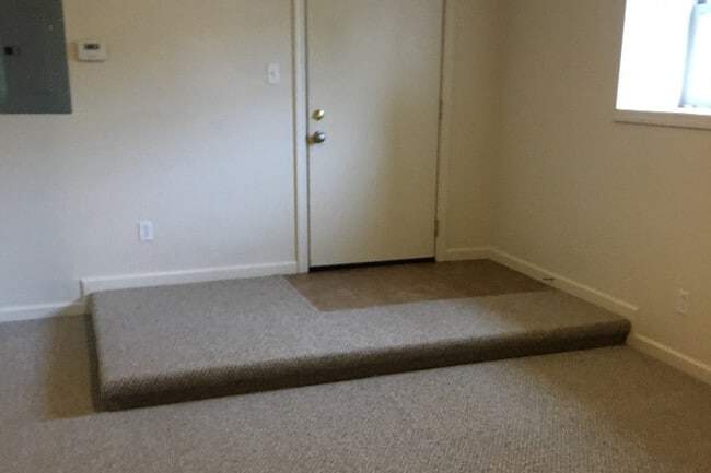 Building Photo - 211 Willey St