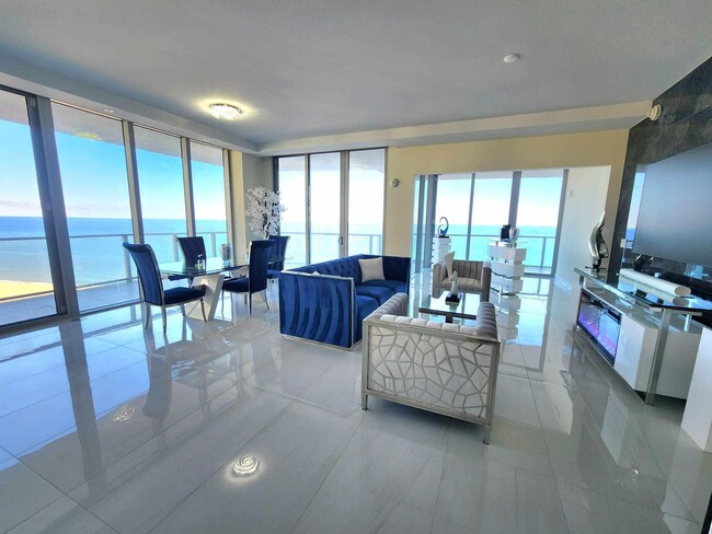 Foto del edificio - 3100 N Ocean Dr