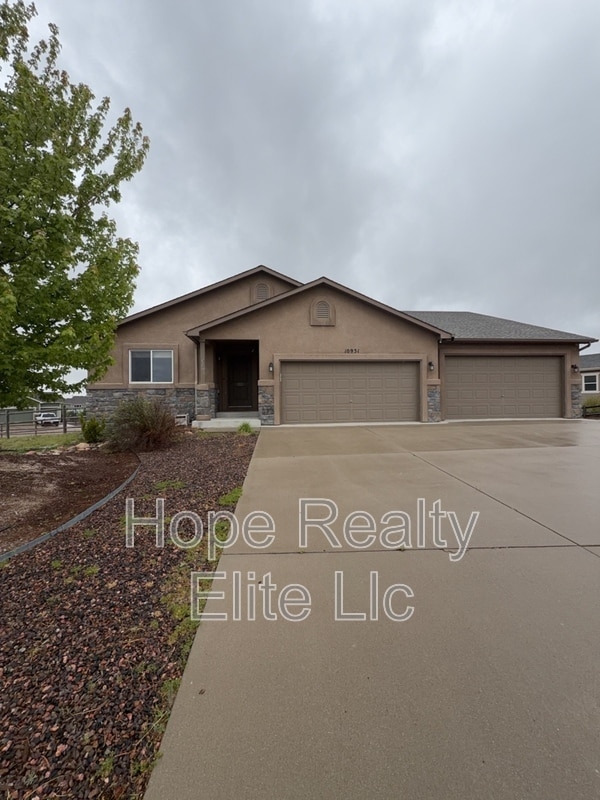 Building Photo - 10931 Glen Canyon Dr