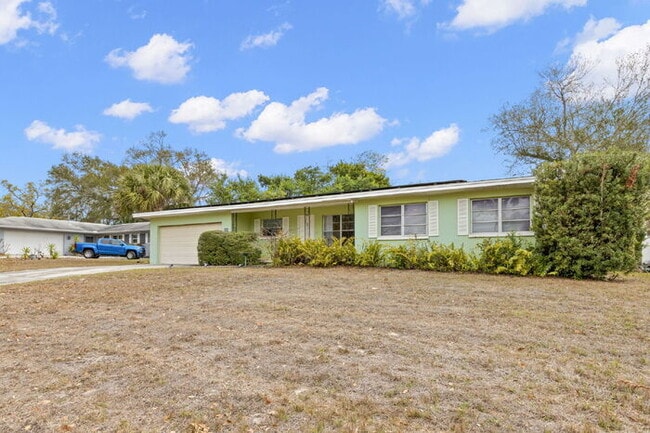 Building Photo - FULLY FENCED Home For Rent in Clearwater!
