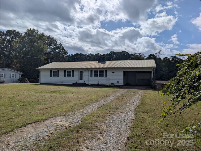 Foto del edificio - 155 Hamptons Cove Rd
