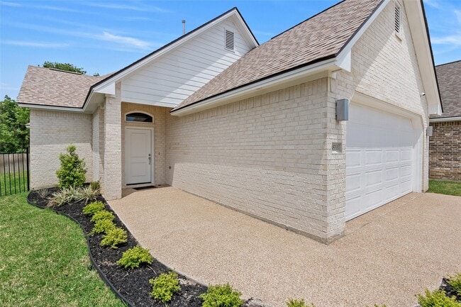 Building Photo - 3533 Leesburg Path