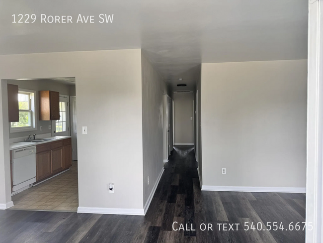 Building Photo - 1229 Rorer Ave SW