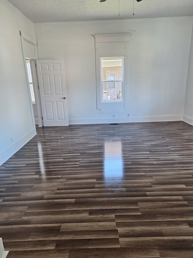 Foto del edificio - 515 W Franklin St