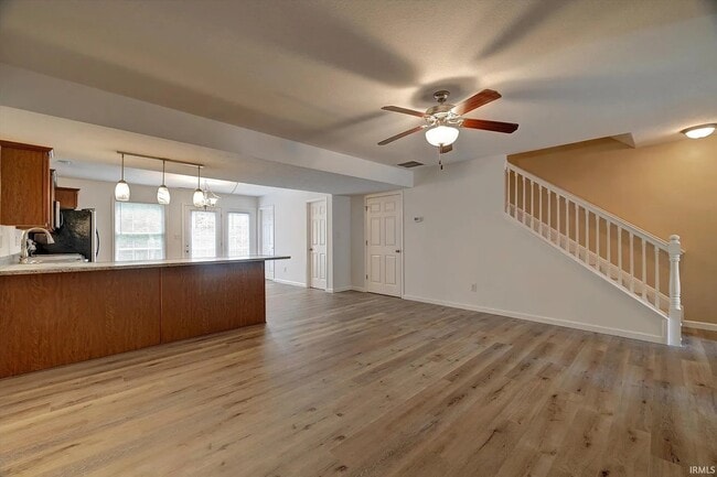 Building Photo - 5733 W Vinca Ln