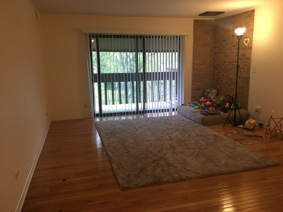 Foto principal - 6165 Knoll Wood Rd