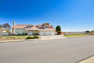 Building Photo - 1140 Regal Canyon Dr