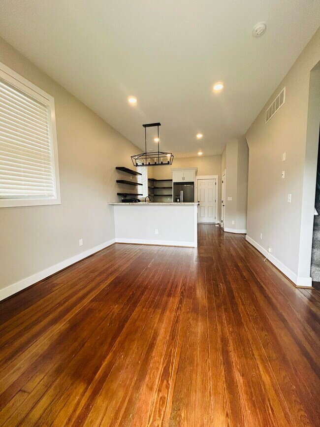 Foto del edificio - 213 Montclair Ave