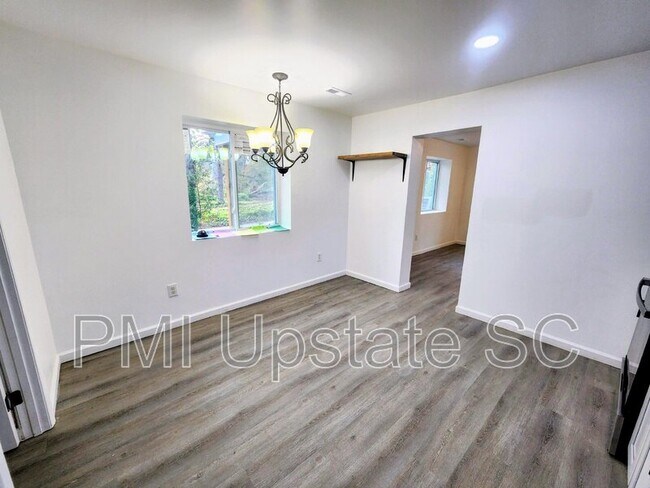Foto del edificio - 943 S Irwin Ave