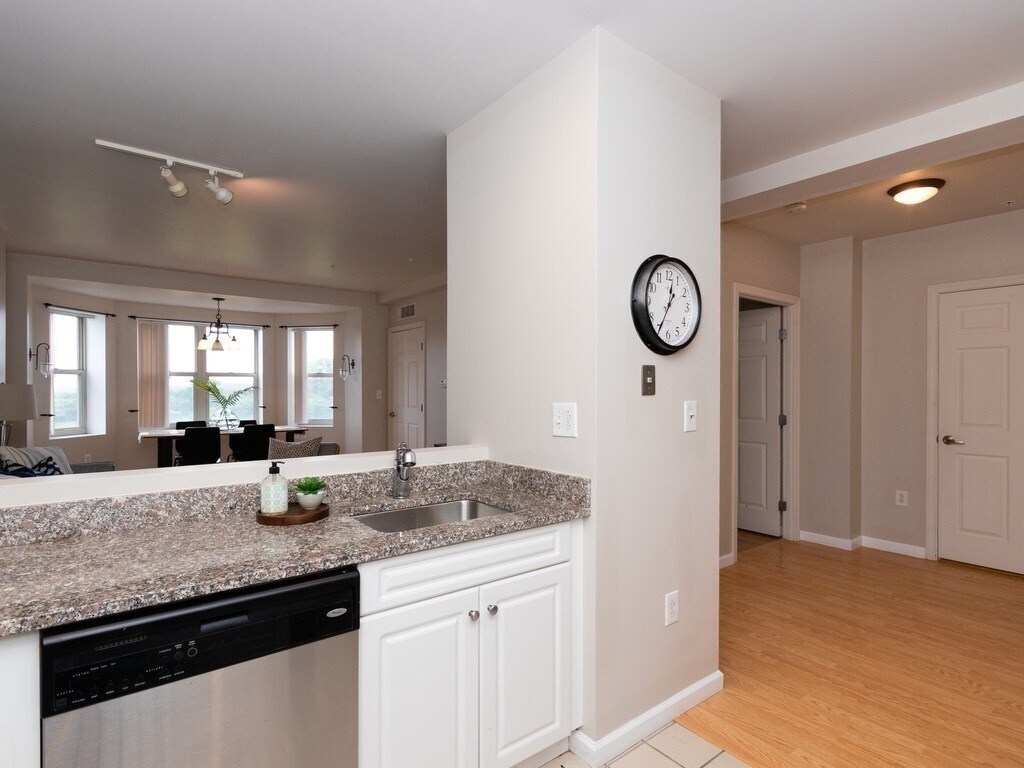 Foto principal - 1 Cityview Ln