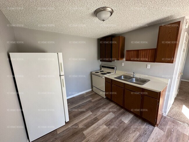 Building Photo - Cute 1 bed 1 bath condo unit in Independence!