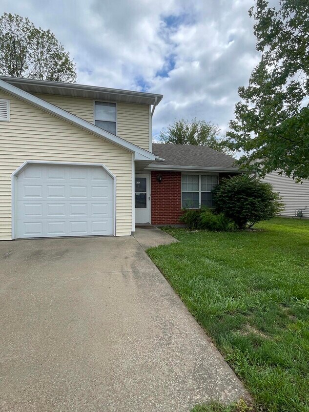 3618 Prescott Dr, Columbia, MO 65201 Townhome Rentals in Columbia MO