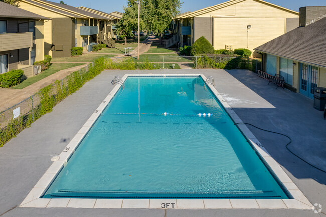 Building Photo - Almonte Apartments