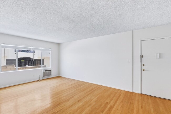 Building Photo - Montrose Residences