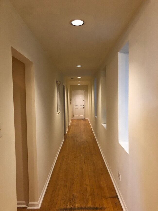 2449 N Clybourn Ave Unit 2, Chicago, IL 60614 Condo for Rent in