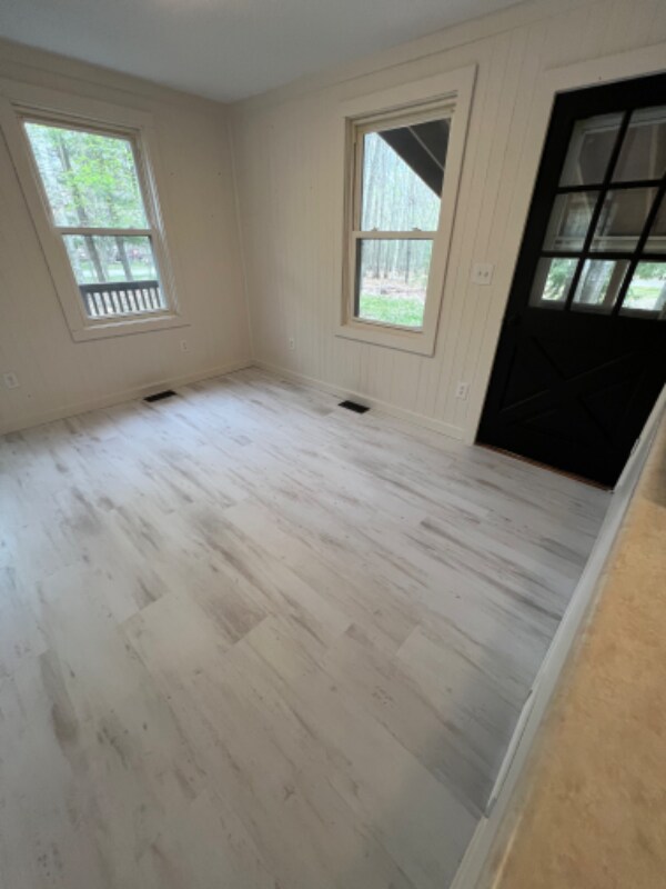 Building Photo - 6848 Whispering Pines Dr