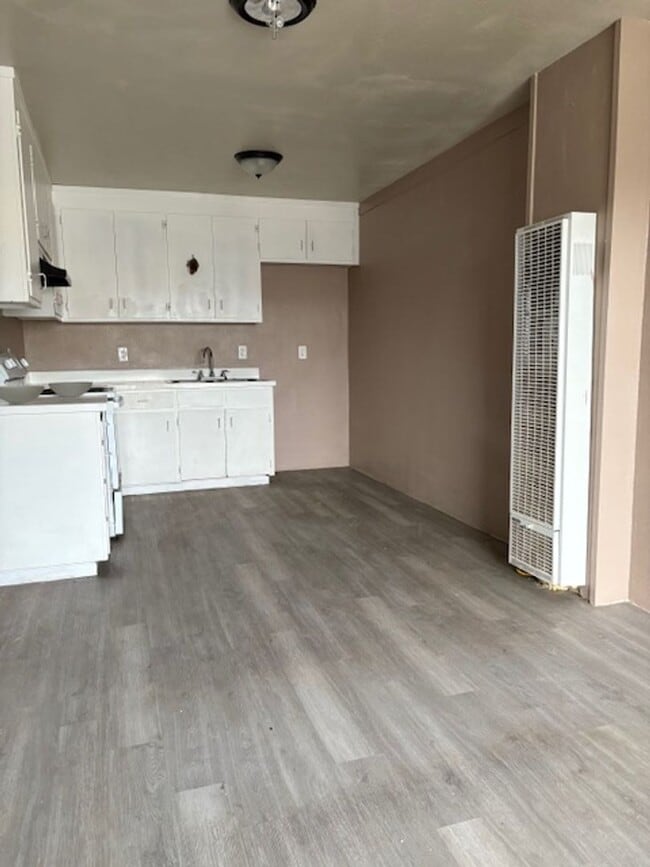 Building Photo - h4675