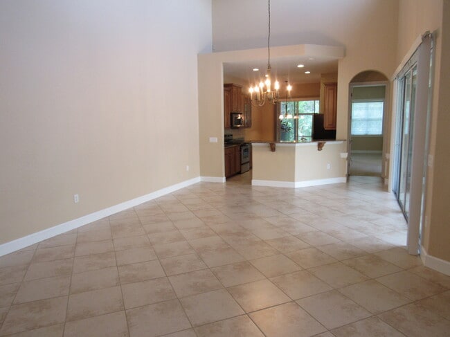 dining room - 3435 Torre Blvd