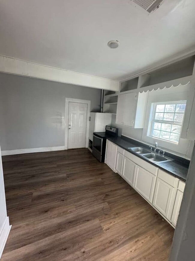 Foto del edificio - 160 E Elgie St