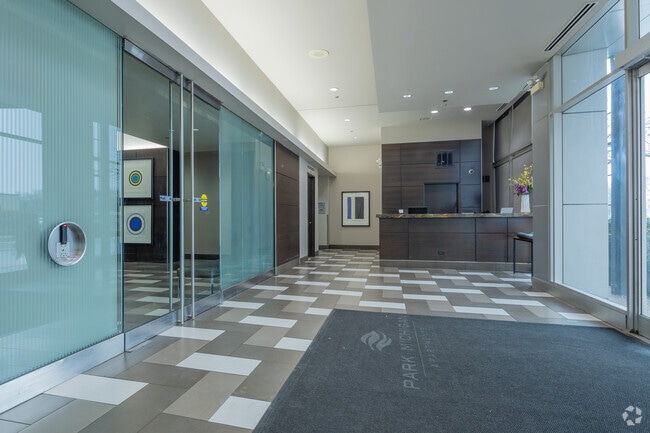 Lobby - Park Michigan - 1212 S Michigan Ave
