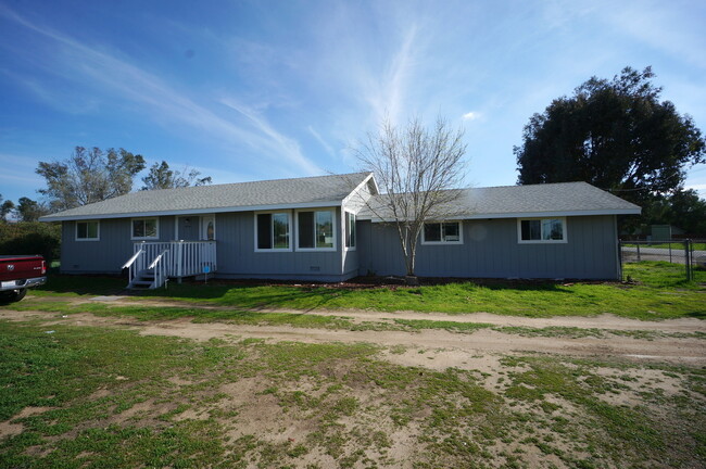 Building Photo - Primary Bedroom in a Private Home- Ramona, CA