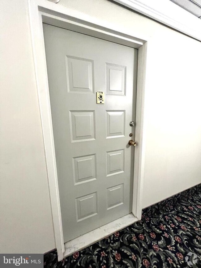 Beverly Manor Apartments under 2,000 McLean, VA