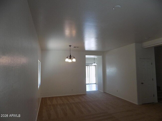 Foto del edificio - 5421 W Glass Ln