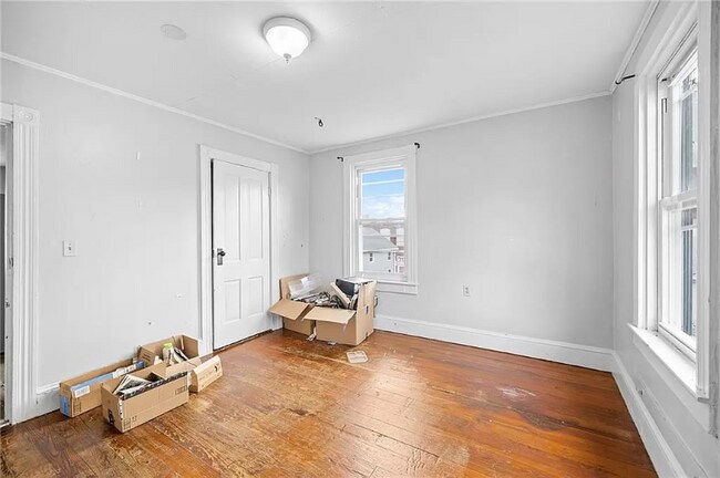 Building Photo - 382 River St