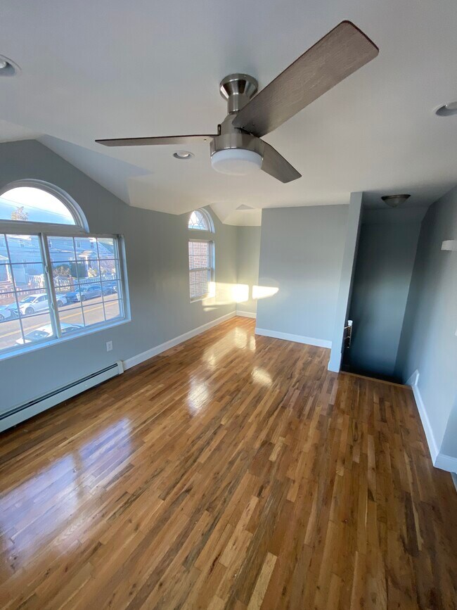 13414 135th Ave Unit 2fl, South Ozone Park, NY 11420 Apartments in