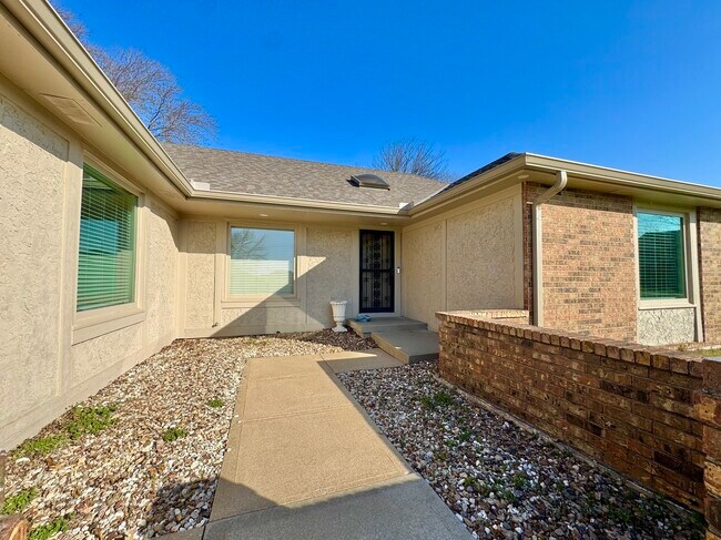 Building Photo - 10300 W 164th St