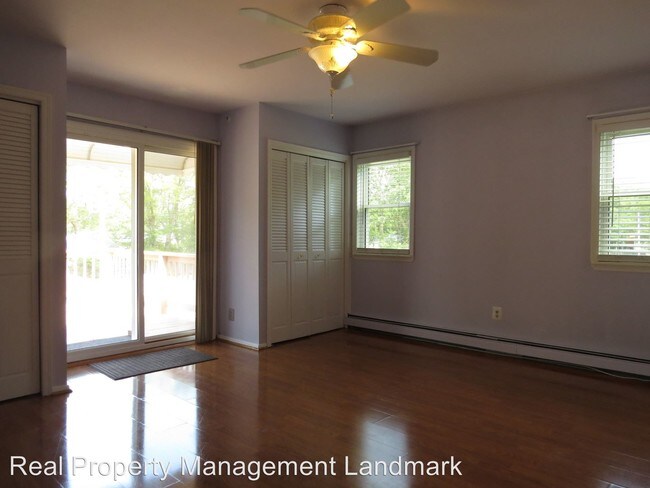 Building Photo - 493 Carnation Dr