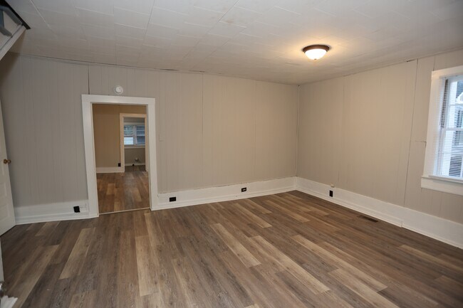 Foto del edificio - 634 W Bell St