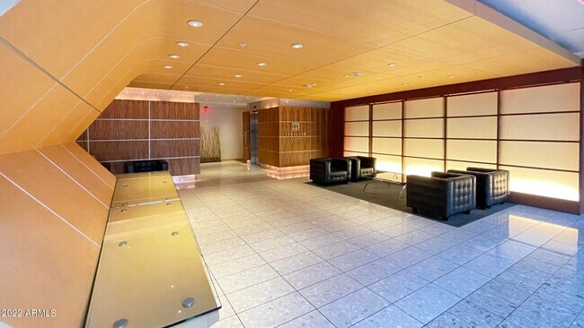 Foto del edificio - 208 W Portland St