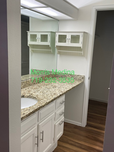 Building Photo - 711 Crown Point Dr