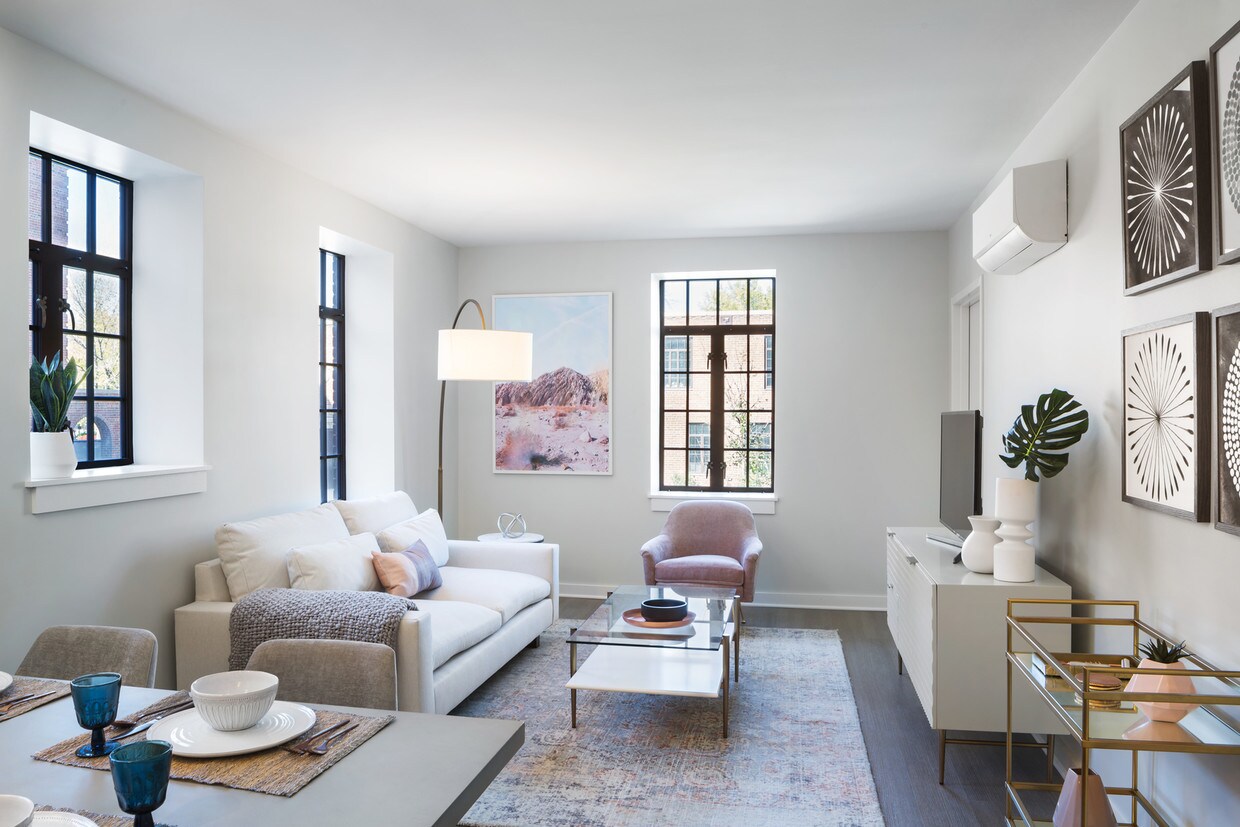 Foto principal - 2990 N Clybourn Ave